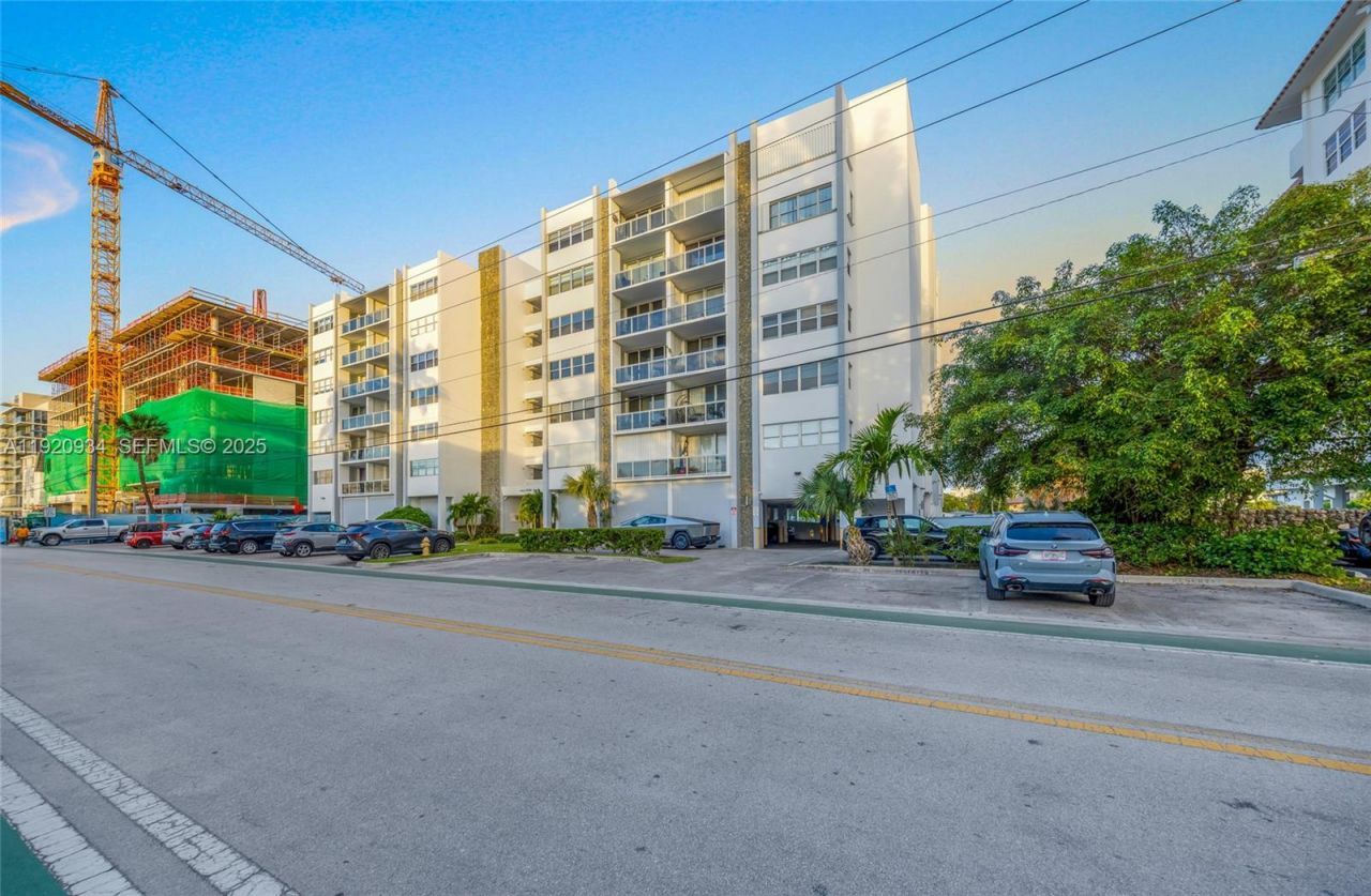 9381 E Bay Harbor Dr, Unit 504N, Bay Harbor Islands, FL 33154 Photo