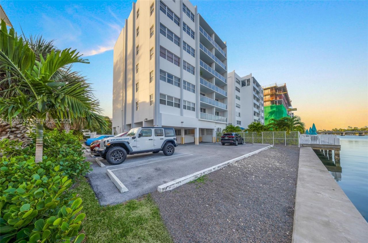 9381 E Bay Harbor Dr, Unit 504N, Bay Harbor Islands, FL 33154 Photo