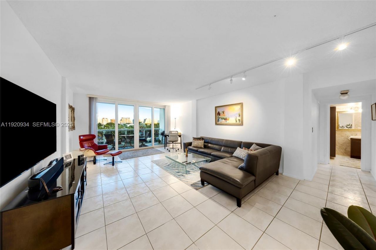 9381 E Bay Harbor Dr, Unit 504N, Bay Harbor Islands, FL 33154 Photo