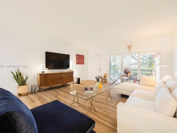 2600 Cardena St, Unit 4, Coral Gables, FL 33134