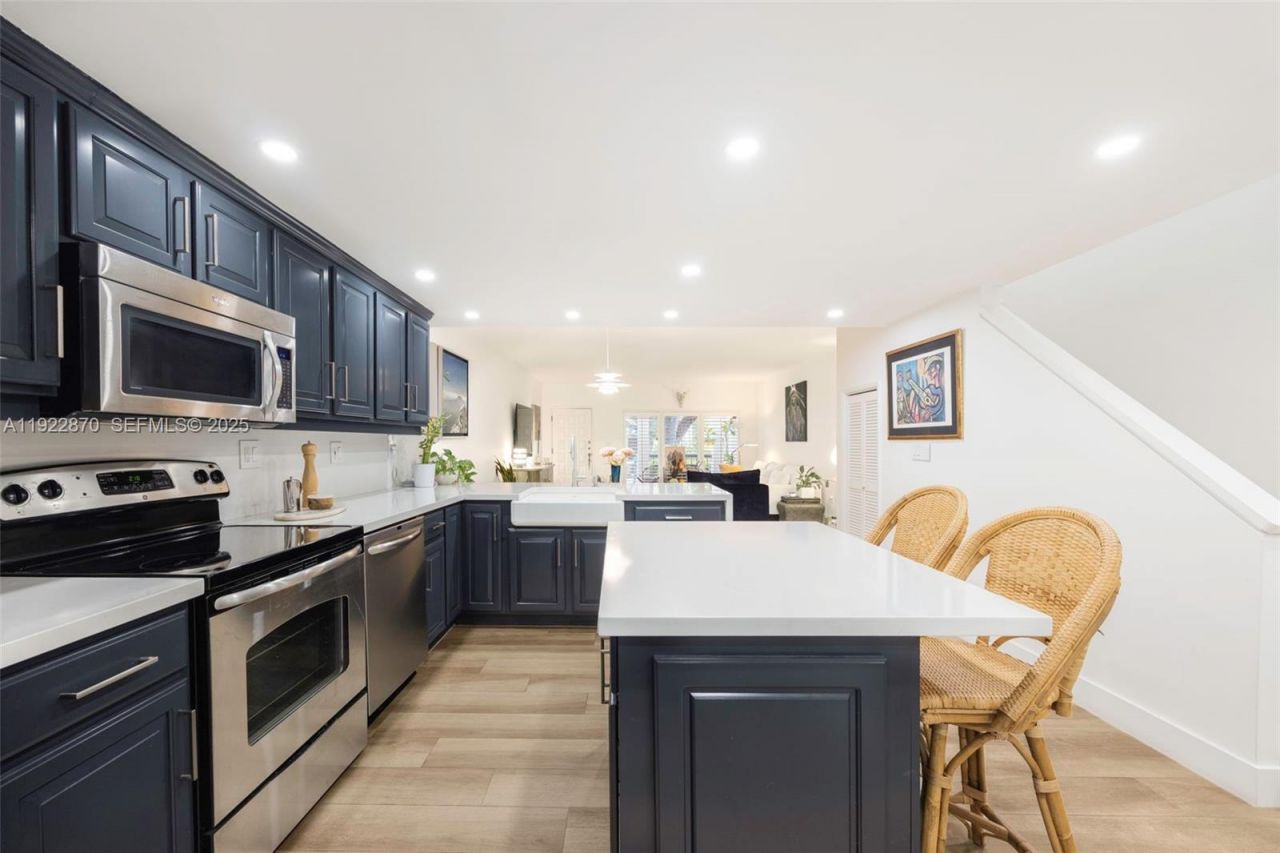 2600 Cardena St, Unit 4, Coral Gables, FL 33134 Photo