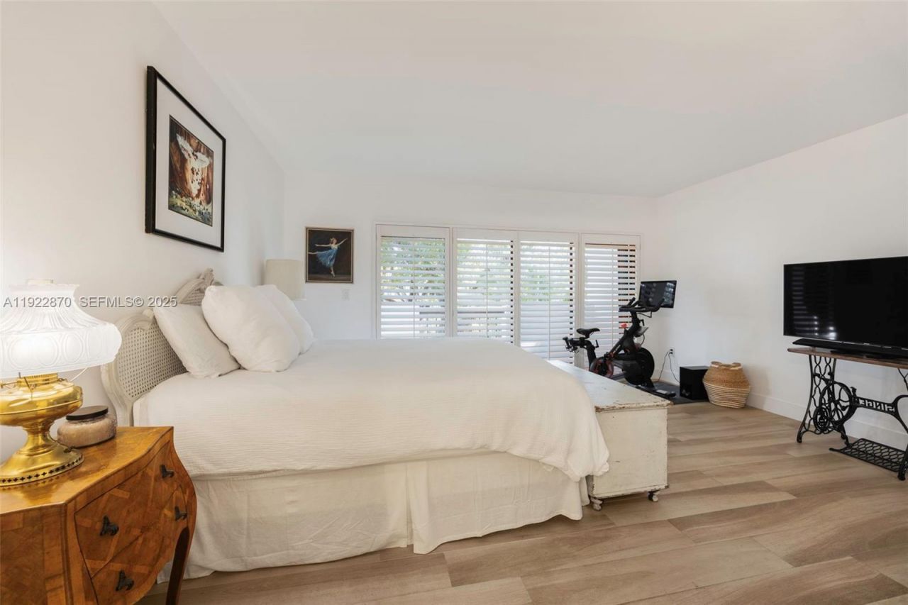 2600 Cardena St, Unit 4, Coral Gables, FL 33134 Photo