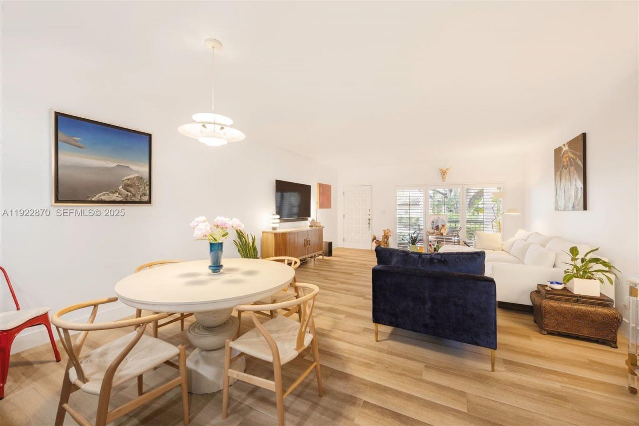 2600 Cardena St, Unit 4, Coral Gables, FL 33134 Photo