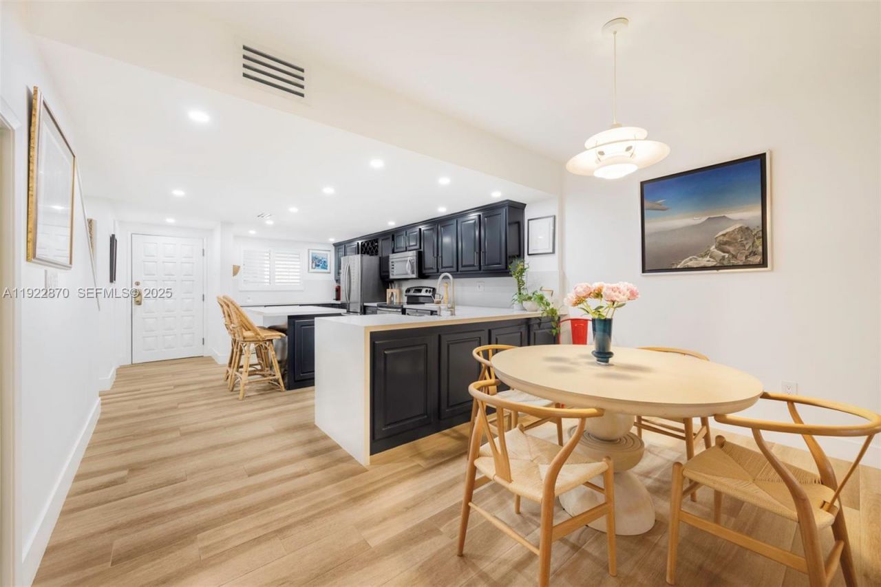 2600 Cardena St, Unit 4, Coral Gables, FL 33134 Photo