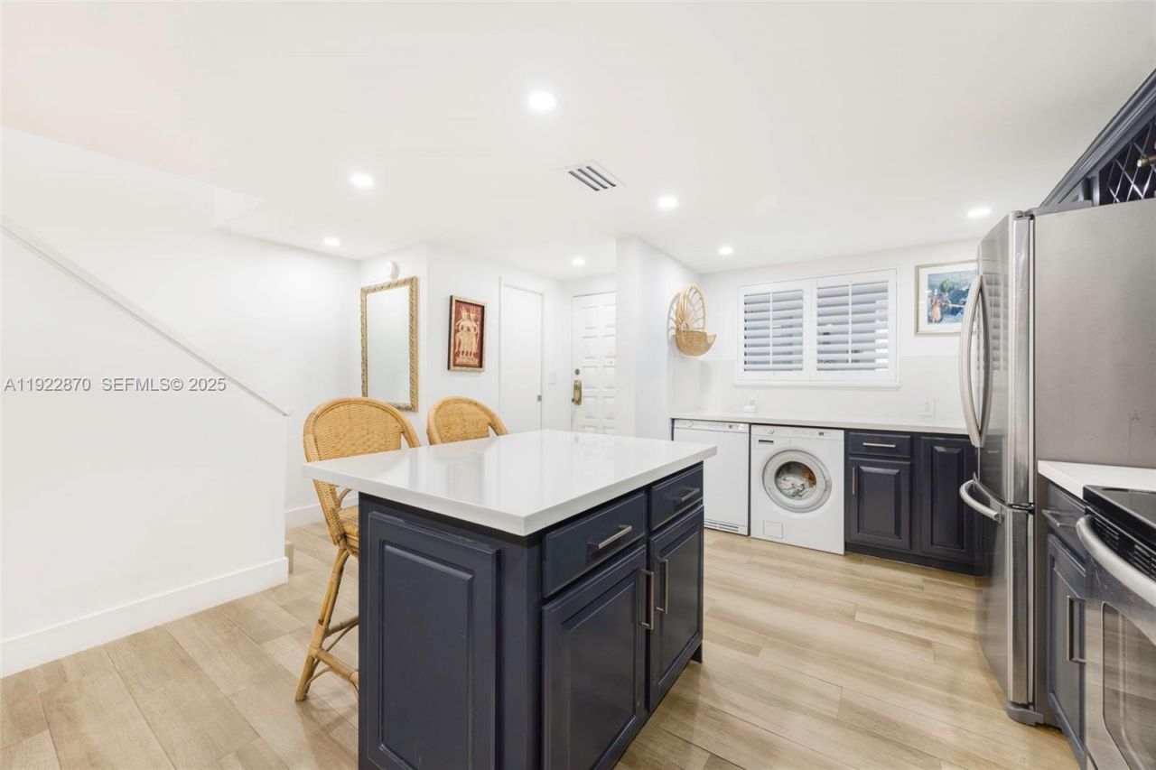 2600 Cardena St, Unit 4, Coral Gables, FL 33134 Photo