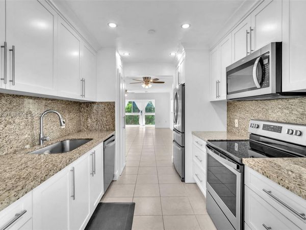 701 SW 142nd Ave, Unit 414S, Pembroke Pines, FL 33027