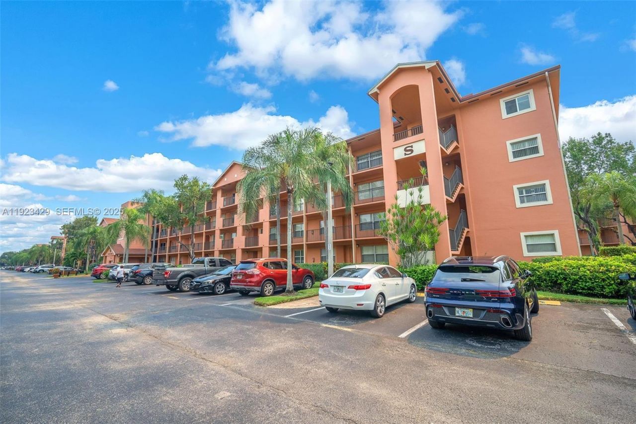 701 SW 142nd Ave, Unit 414S, Pembroke Pines, FL 33027 Photo