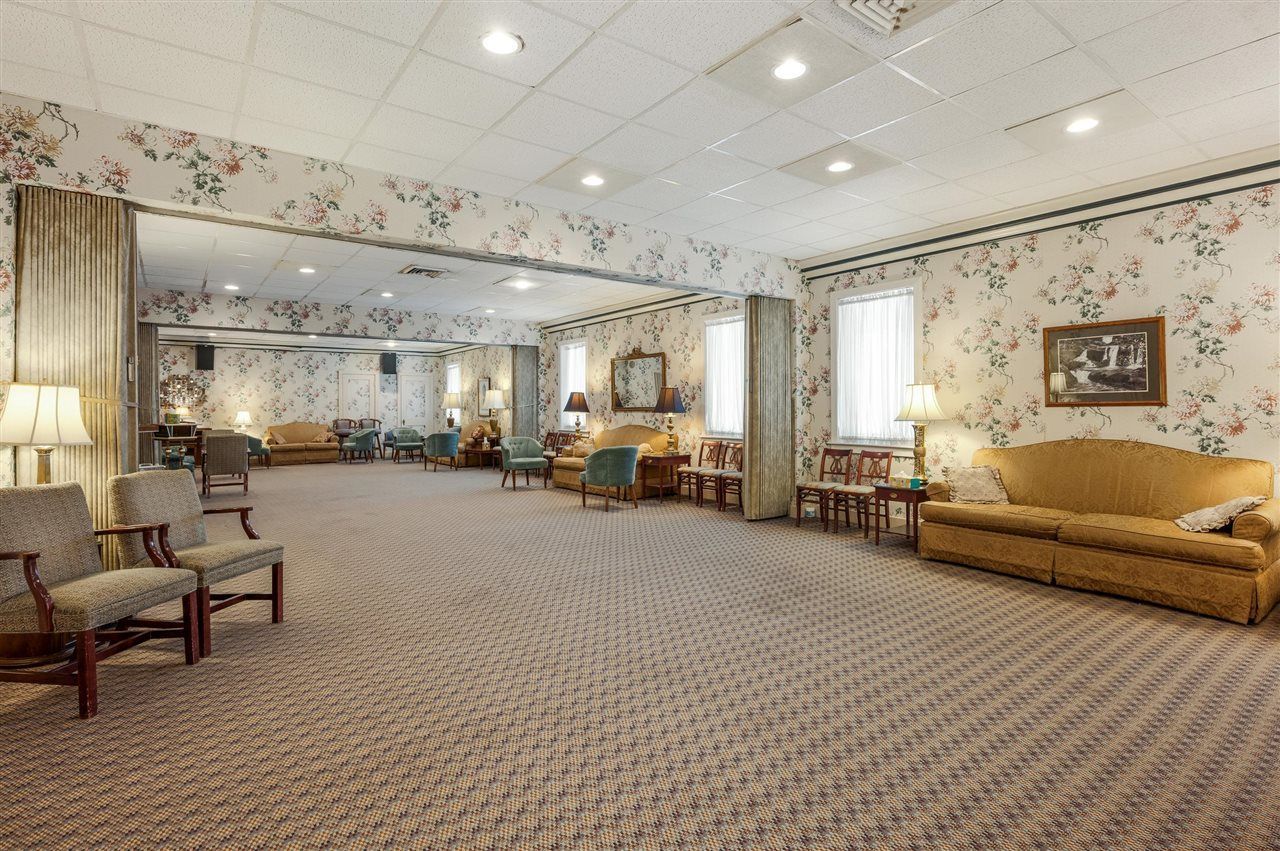 2114 W Market Street, Louisville, KY 40212 Main Photo