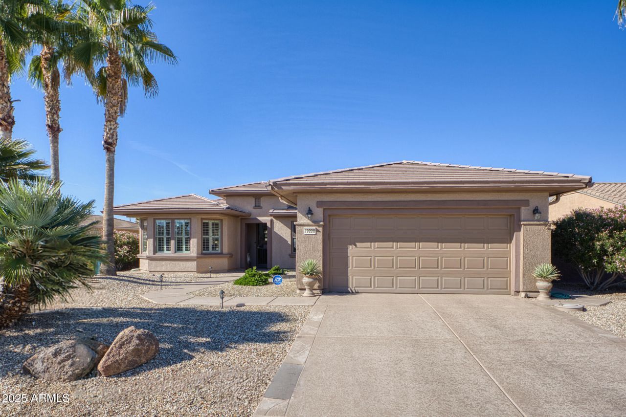 19228 N Guardian Lane, Surprise, AZ 85387 Main Photo