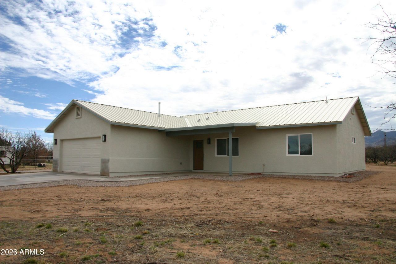 6370 S Jaxel Road, Hereford, AZ 85615 Main Photo