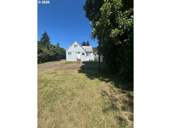 122 NE 4TH ST, Willamina, OR 97396