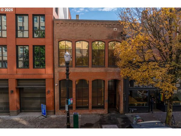 122 SW 3RD AVE, Portland, OR 97204