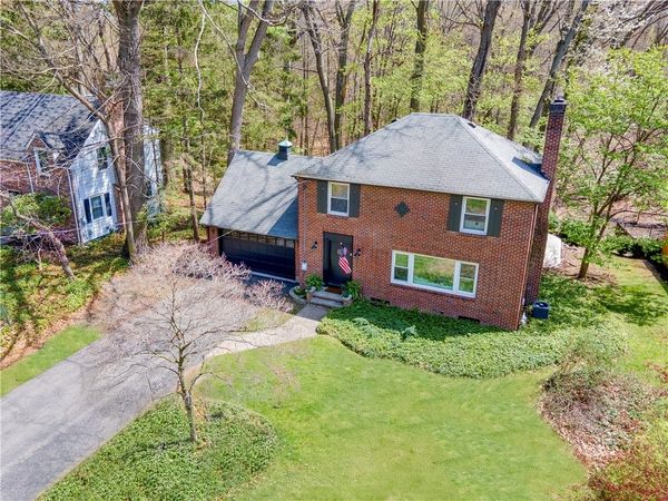 288 Oakridge Drive, Rochester, NY 14617