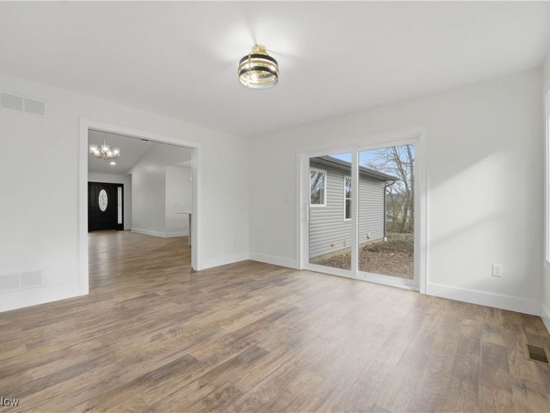 2630 Squirrel Hollow Street NE, Canton, OH 44704 Photo 12