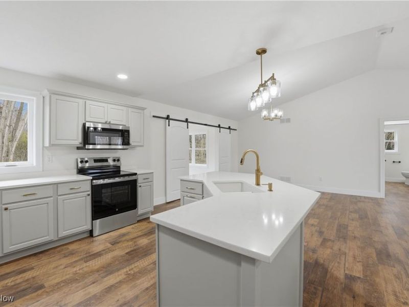 2630 Squirrel Hollow Street NE, Canton, OH 44704 Photo 18