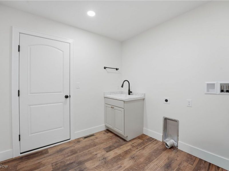 2630 Squirrel Hollow Street NE, Canton, OH 44704 Photo 19