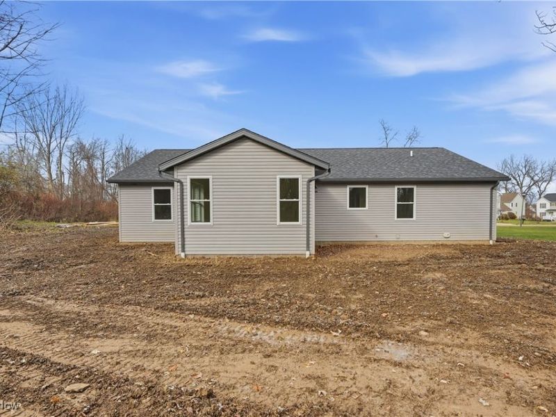 2630 Squirrel Hollow Street NE, Canton, OH 44704 Photo 3