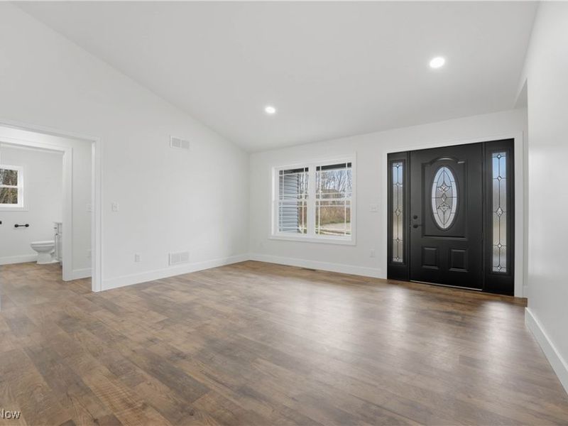 2630 Squirrel Hollow Street NE, Canton, OH 44704 Photo 7