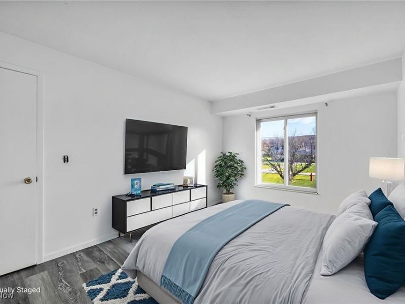 8381 N Akins Road, Unit H-7, North Royalton, OH 44133 Photo 10