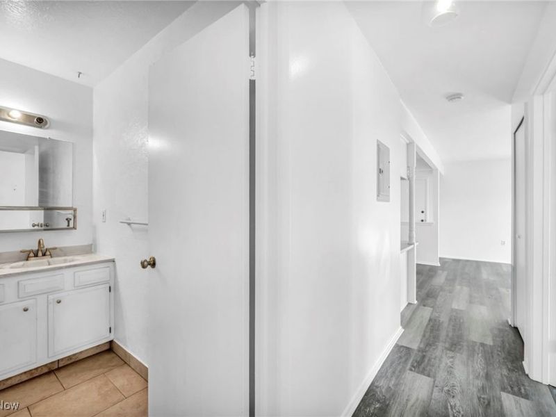 8381 N Akins Road, Unit H-7, North Royalton, OH 44133 Photo 17