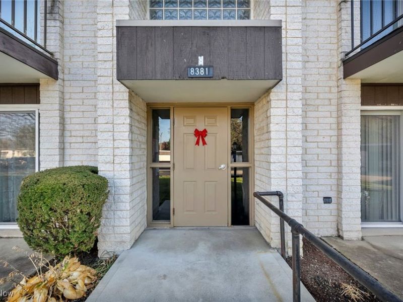 8381 N Akins Road, Unit H-7, North Royalton, OH 44133 Photo 2