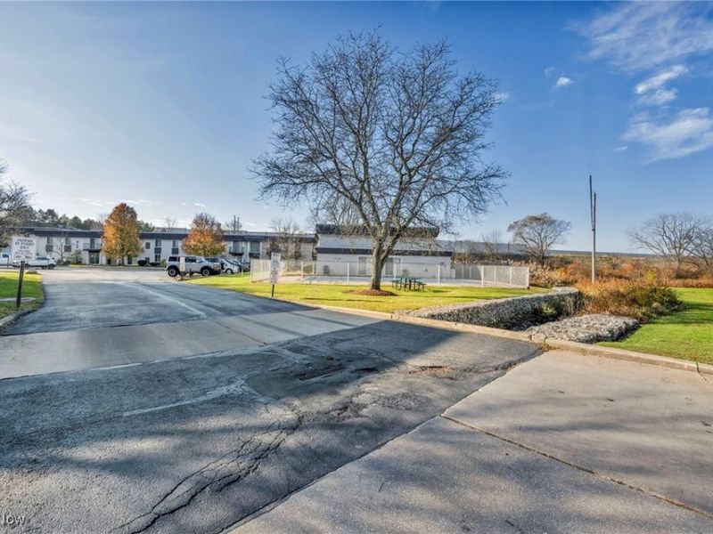 8381 N Akins Road, Unit H-7, North Royalton, OH 44133 Photo 27