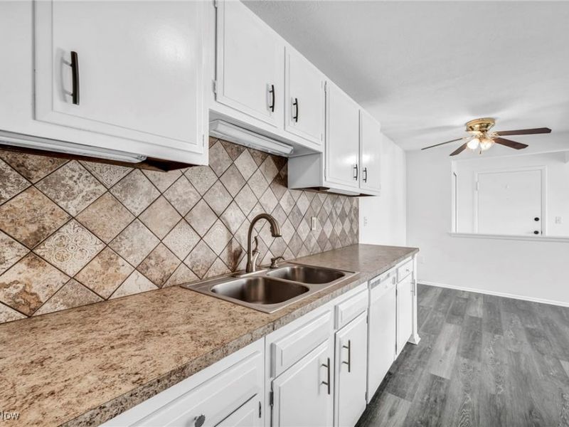 8381 N Akins Road, Unit H-7, North Royalton, OH 44133 Photo 8