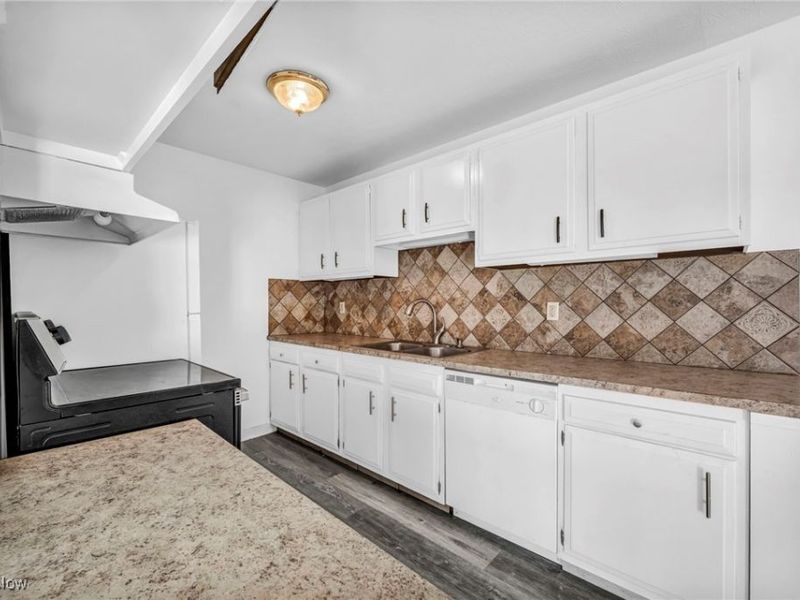 8381 N Akins Road, Unit H-7, North Royalton, OH 44133 Photo 9