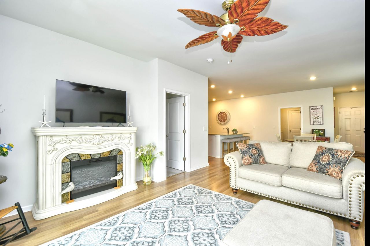 321 Hidden Cove Dr. Photo 10