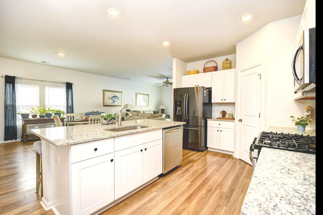 321 Hidden Cove Dr. Photo 14