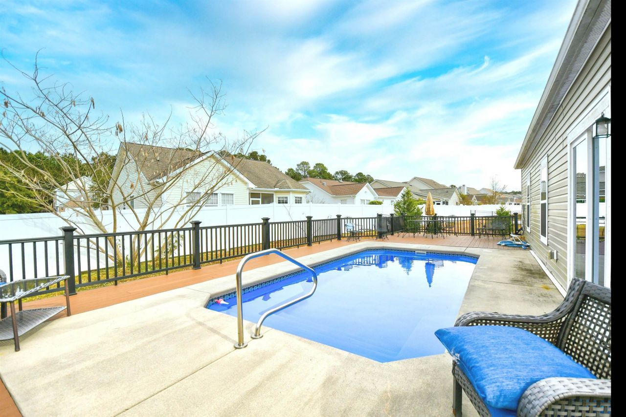 321 Hidden Cove Dr. Photo 32