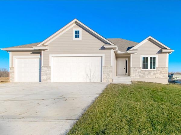 1317 N Holland Court, Independence, MO 64056