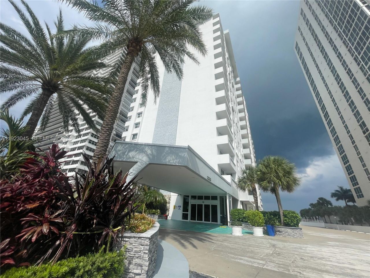 4250 Galt Ocean Dr, Unit 3T, Fort Lauderdale, FL 33308 Photo