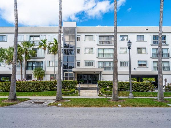 255 Galen Dr, Unit 2E, Key Biscayne, FL 33149