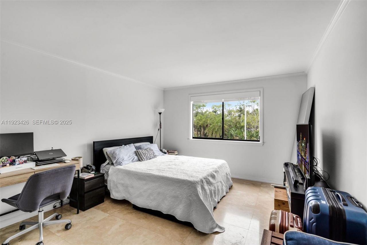 255 Galen Dr, Unit 2E, Key Biscayne, FL 33149 Photo