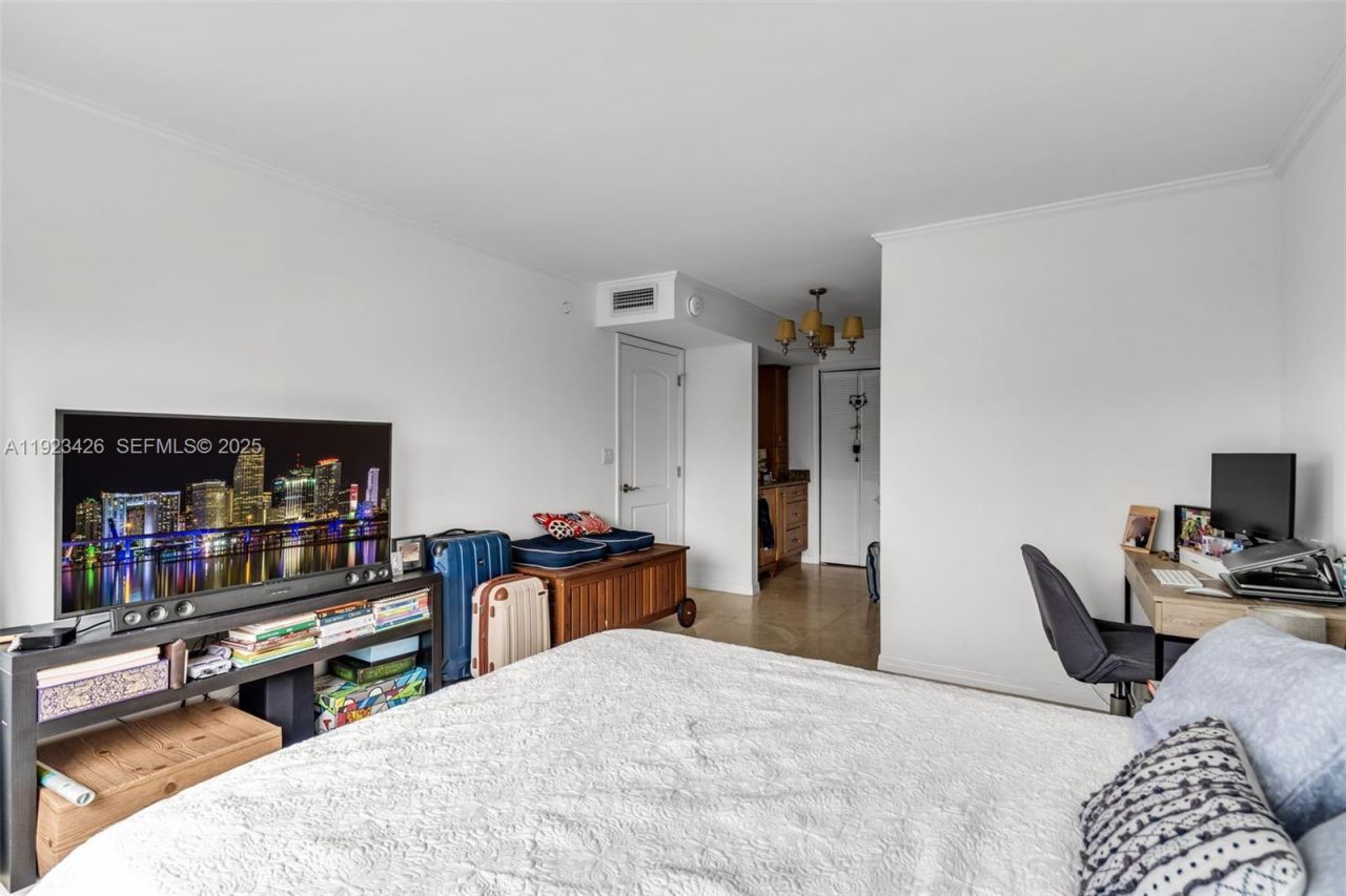 255 Galen Dr, Unit 2E, Key Biscayne, FL 33149 Photo