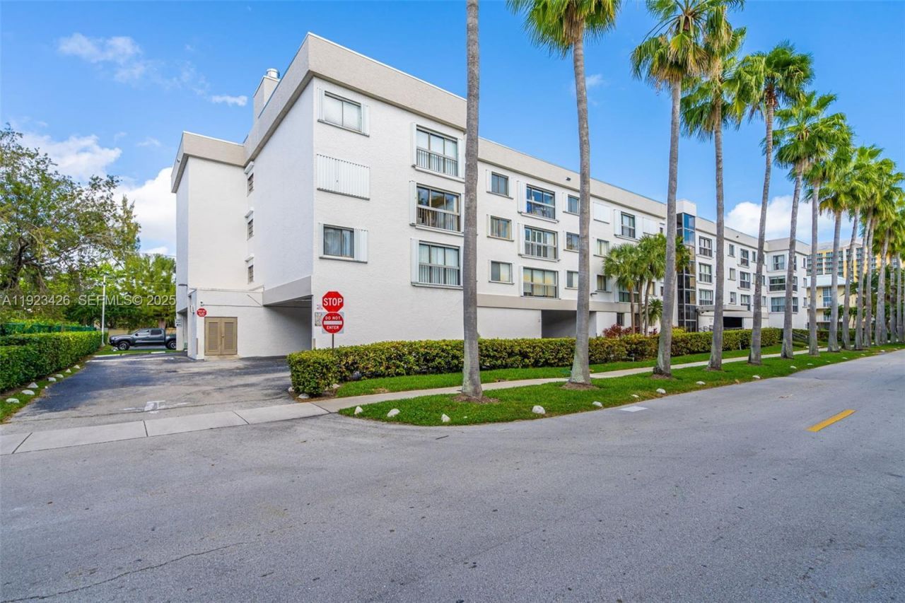 255 Galen Dr, Unit 2E, Key Biscayne, FL 33149 Photo