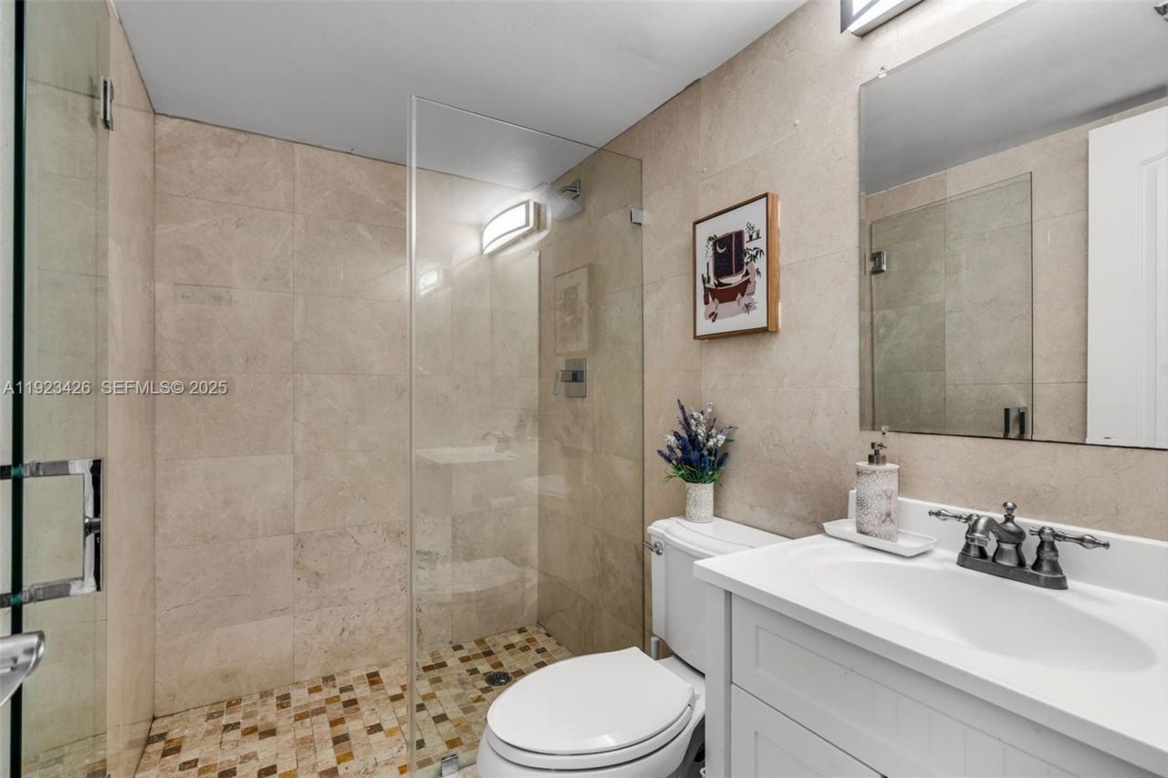 255 Galen Dr, Unit 2E, Key Biscayne, FL 33149 Photo