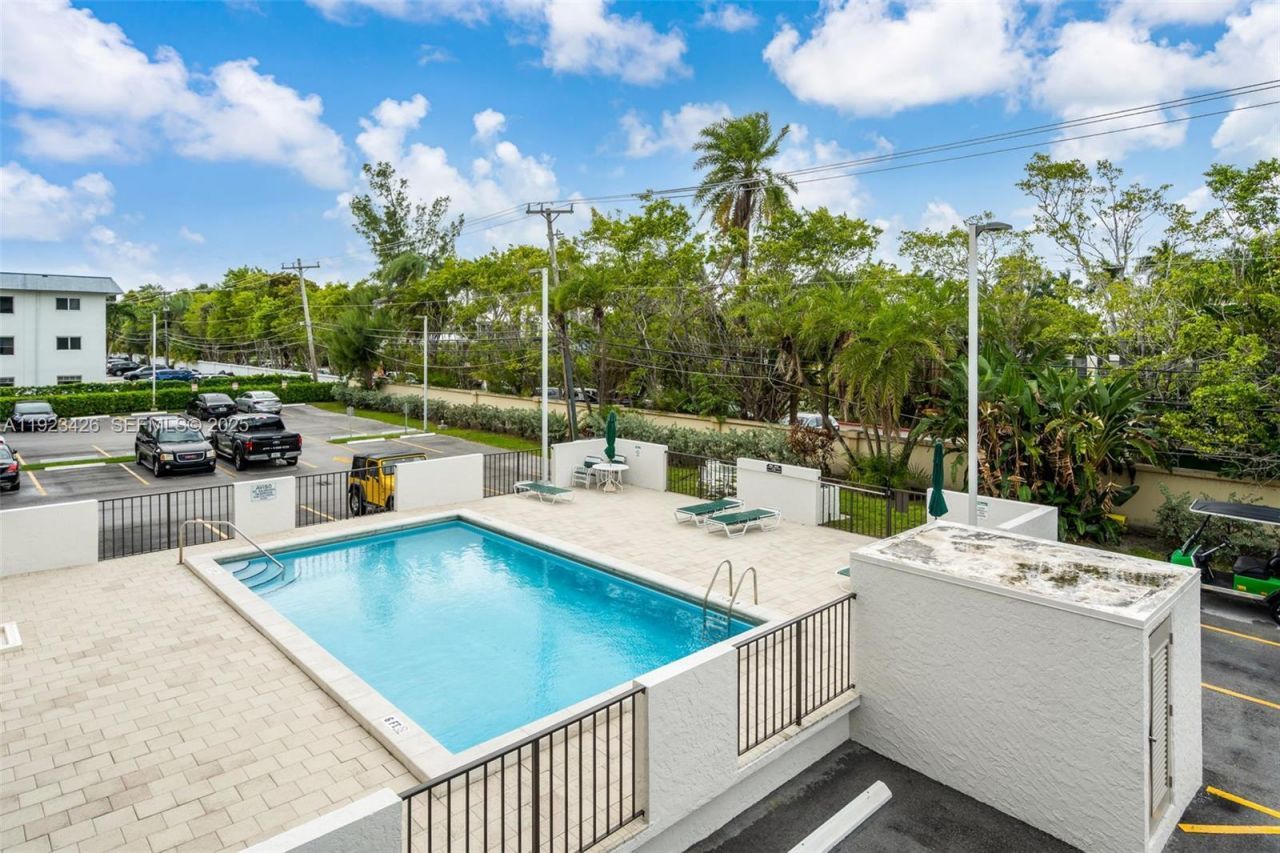 255 Galen Dr, Unit 2E, Key Biscayne, FL 33149 Photo