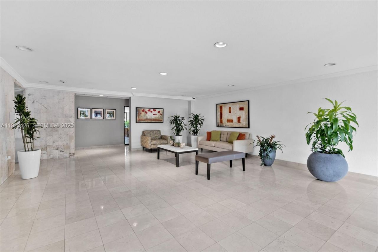 255 Galen Dr, Unit 2E, Key Biscayne, FL 33149 Photo