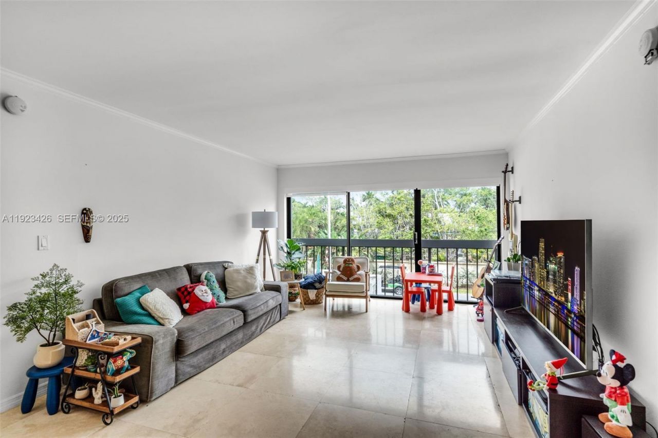 255 Galen Dr, Unit 2E, Key Biscayne, FL 33149 Photo