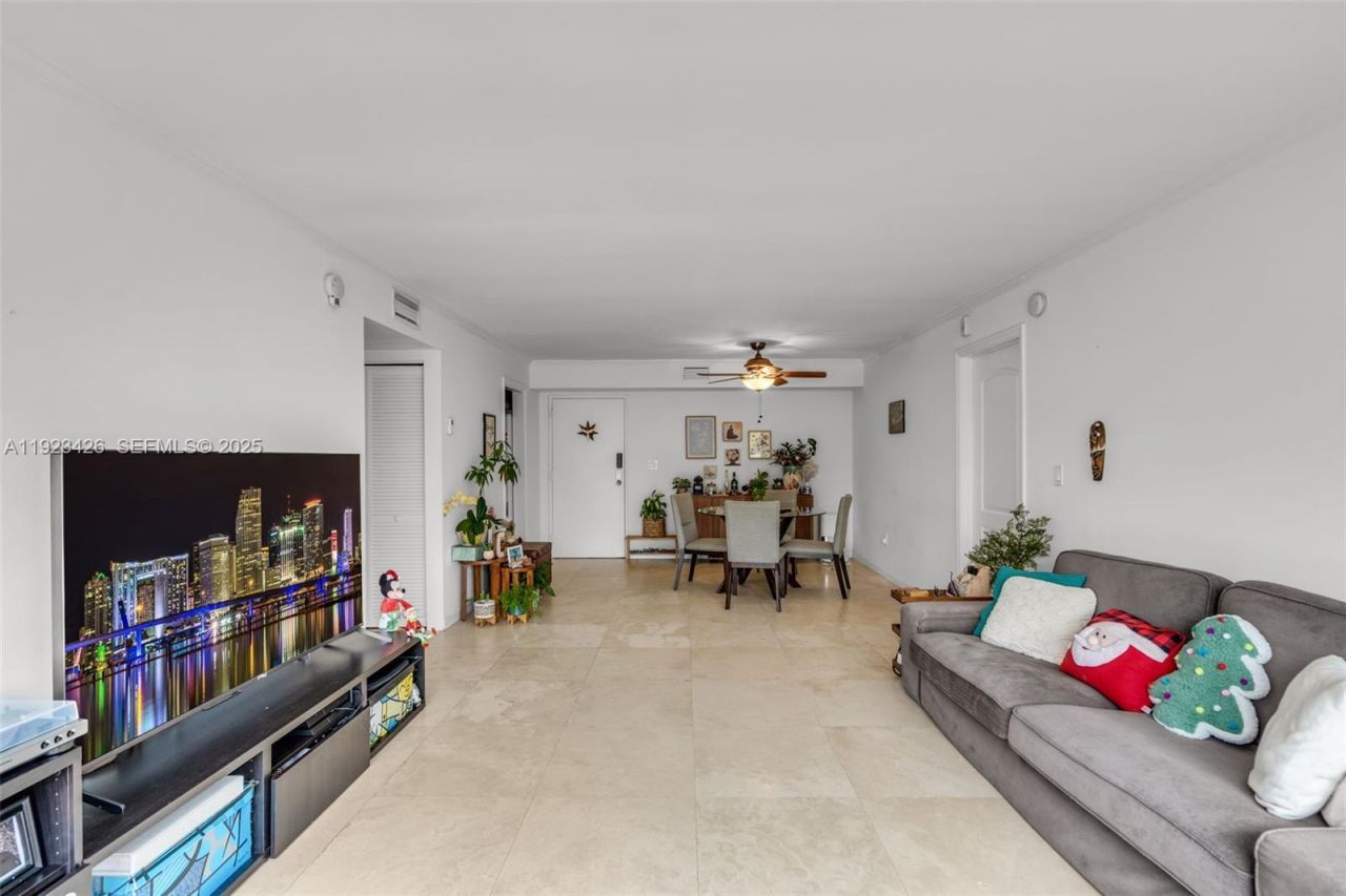 255 Galen Dr, Unit 2E, Key Biscayne, FL 33149 Photo