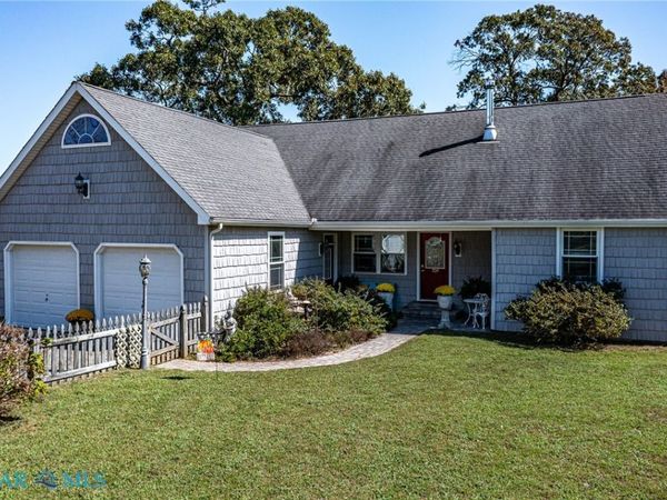 708 Queens Point Drive, Locust Hill, VA 23092