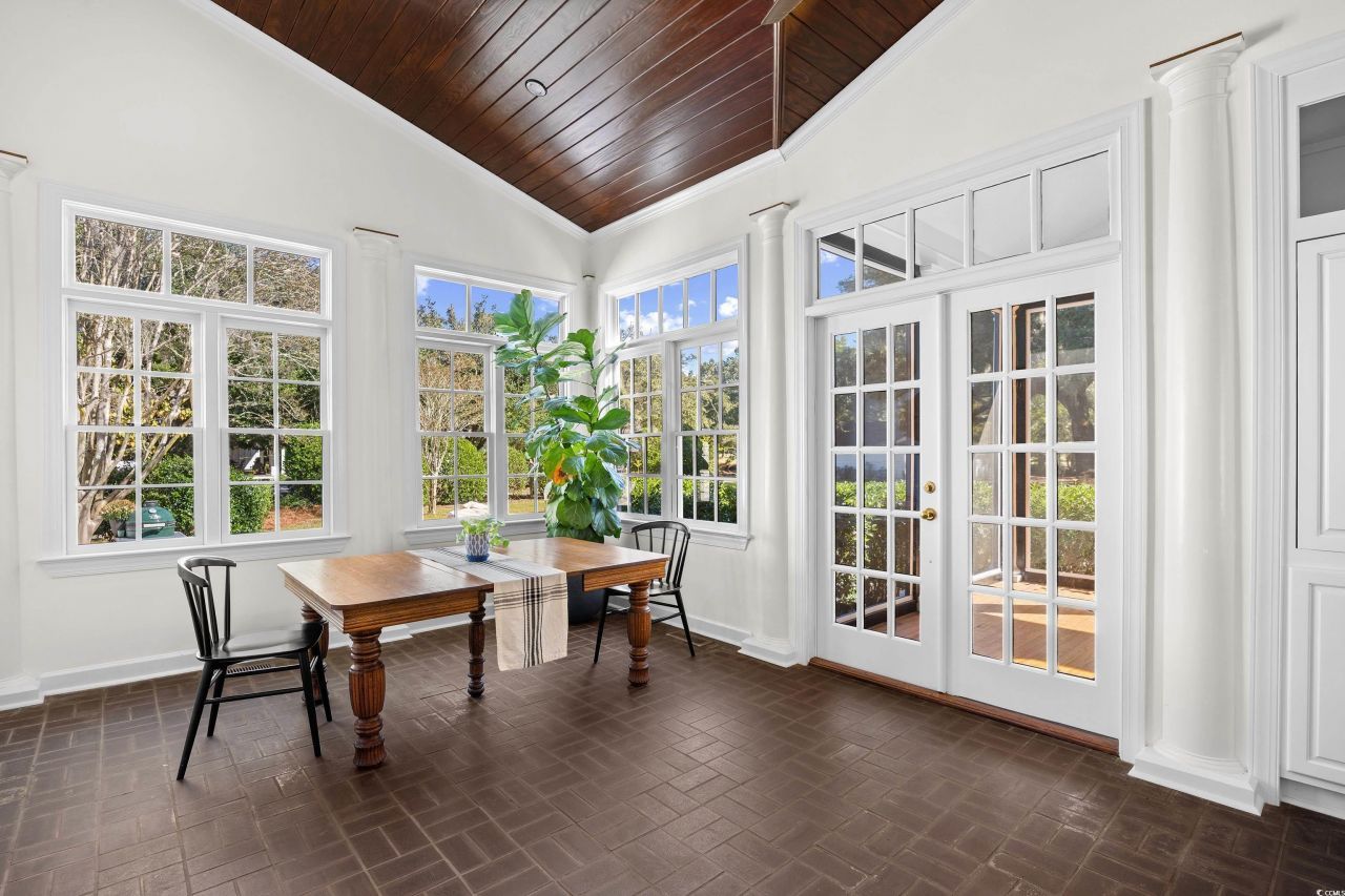 356 Rossdhu Ave. Photo 11