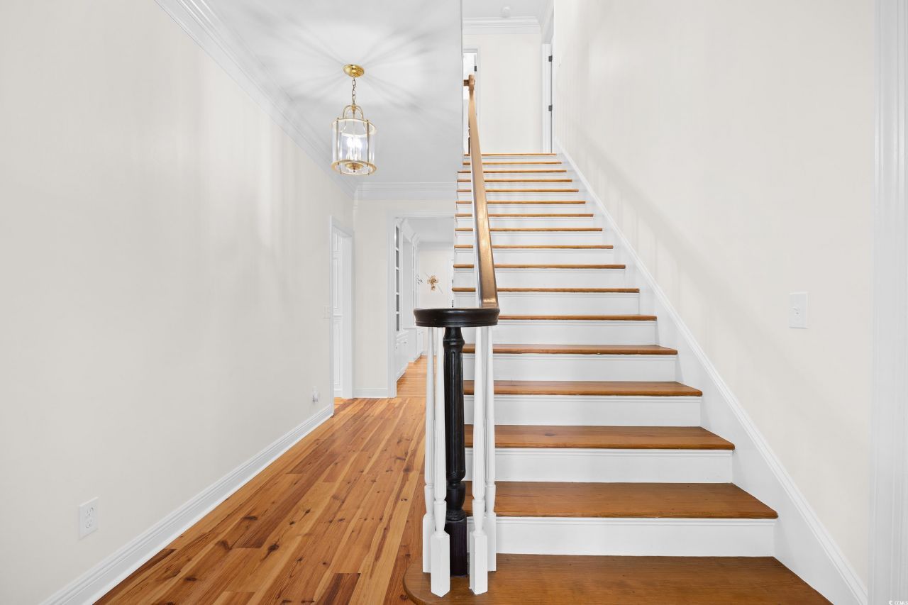 356 Rossdhu Ave. Photo 23