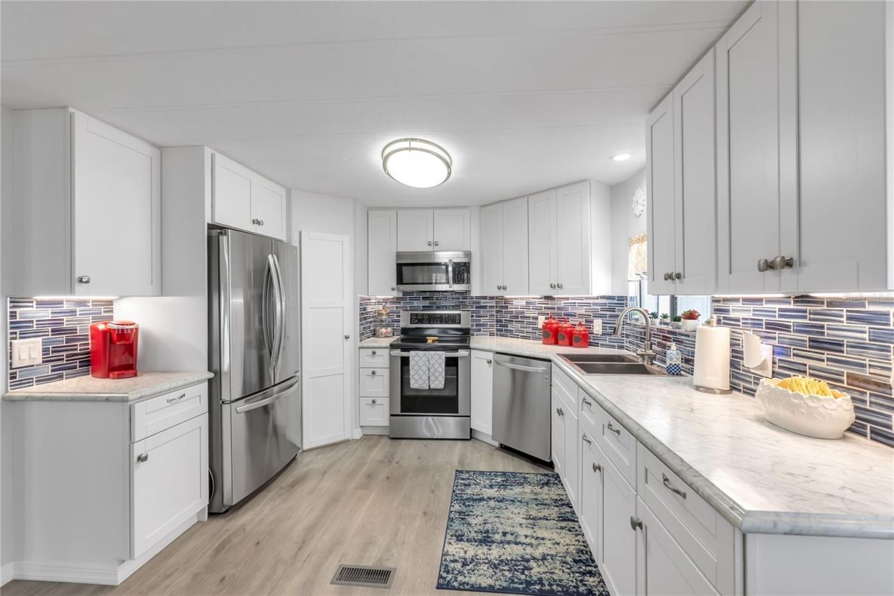 2107 Palma Sola Boulevard, Unit 10, Bradenton, FL 34209 Photo