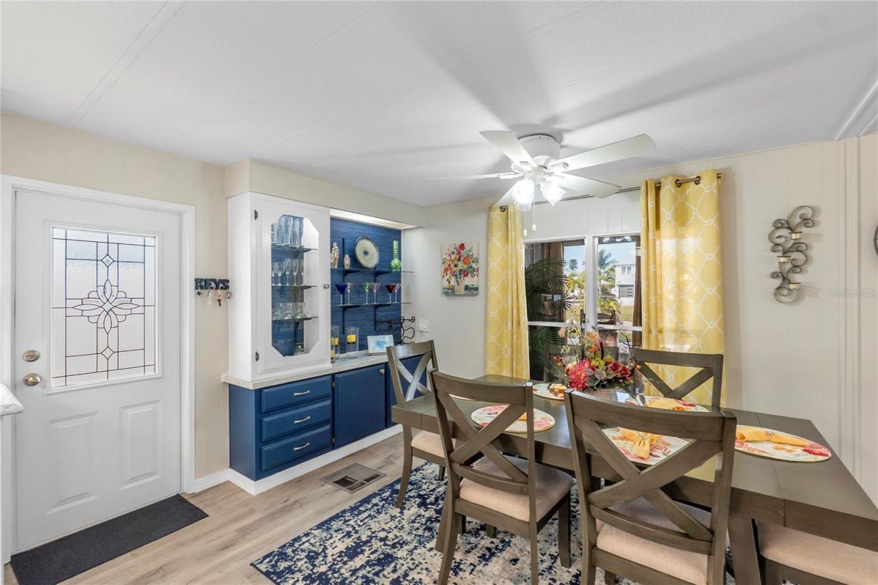 2107 Palma Sola Boulevard, Unit 10, Bradenton, FL 34209 Photo