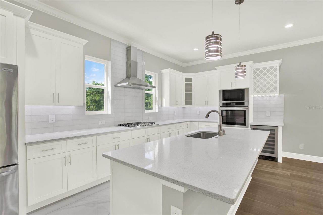 3847 Seena Manor Court, Tampa, FL 33618 Photo