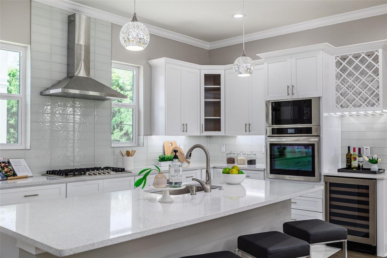 3847 Seena Manor Court, Tampa, FL 33618 Photo