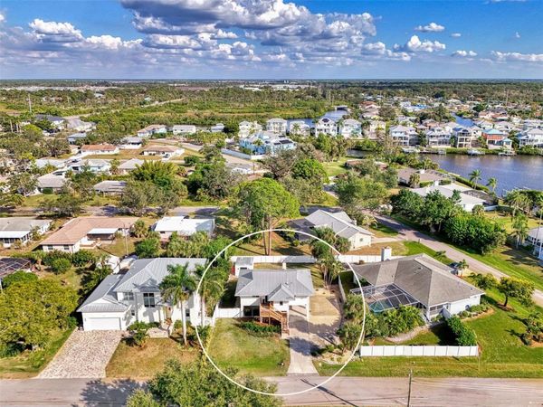 812 GARLAND AVENUE, NOKOMIS, FL 34275